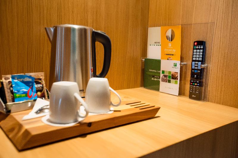 キングサイズベッドのスイートルーム, Holiday Inn   Aktau   Seaside, An Ihg