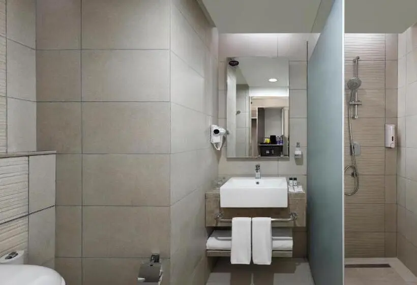 身障者適用スタンダードルーム, Holiday Inn Express Kolkata Airport, An Ihg