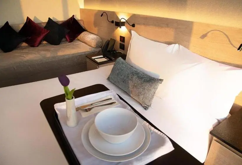 اتاق استاندارد برای معلولان, Quartz Hotel & Spa
