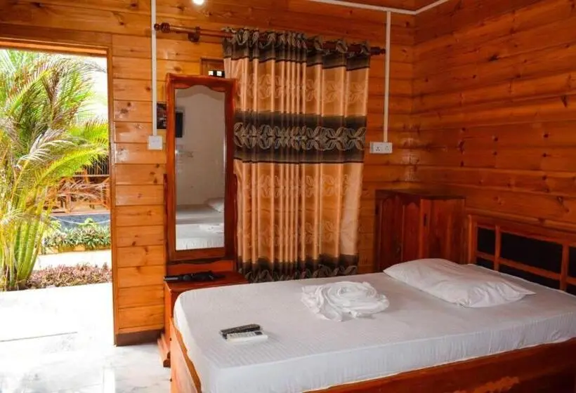 اتاق استاندارد سه تخته با چشمانداز باغ, Mithra Paradise Beach