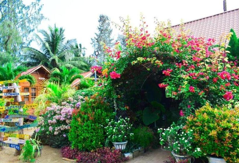 Quarto Triplo Estandar Vista Jardim, Mithra Paradise Beach