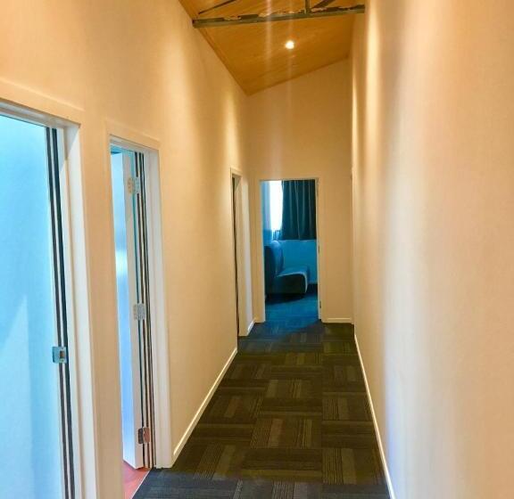 Pokój Standard Wspólna Łazienka, Metro Adventurer Backpackers