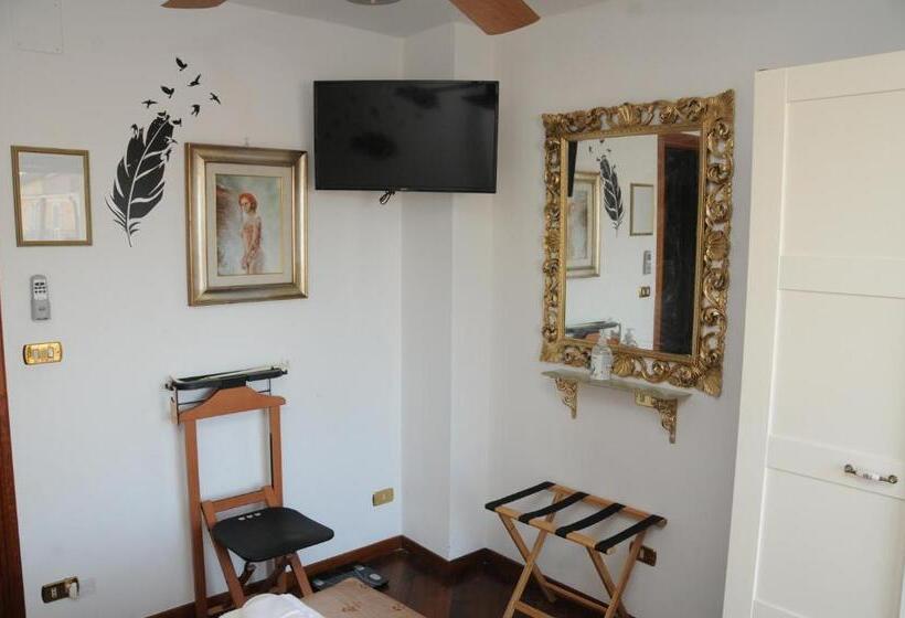 Standard room with outdoor bath, La Casa Di Luna