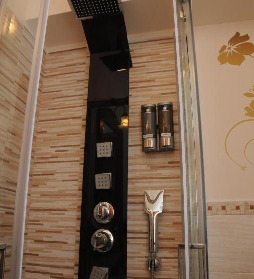 Standard room with outdoor bath, La Casa Di Luna