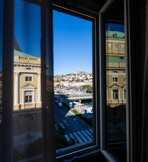 디럭스 스튜디오, Teatro Suite & Rooms