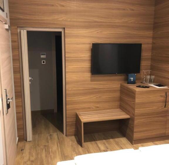 اتاق استاندارد چهار تخته, Teatro Suite & Rooms