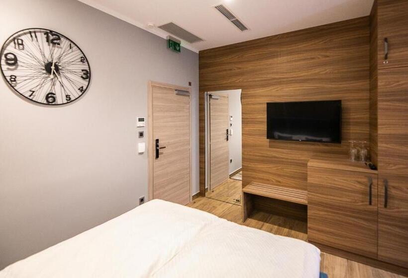 Quarto Quádruplo Estandar, Teatro Suite & Rooms