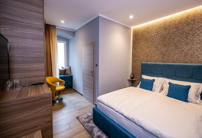 اتاق استاندارد چهار تخته, Teatro Suite & Rooms