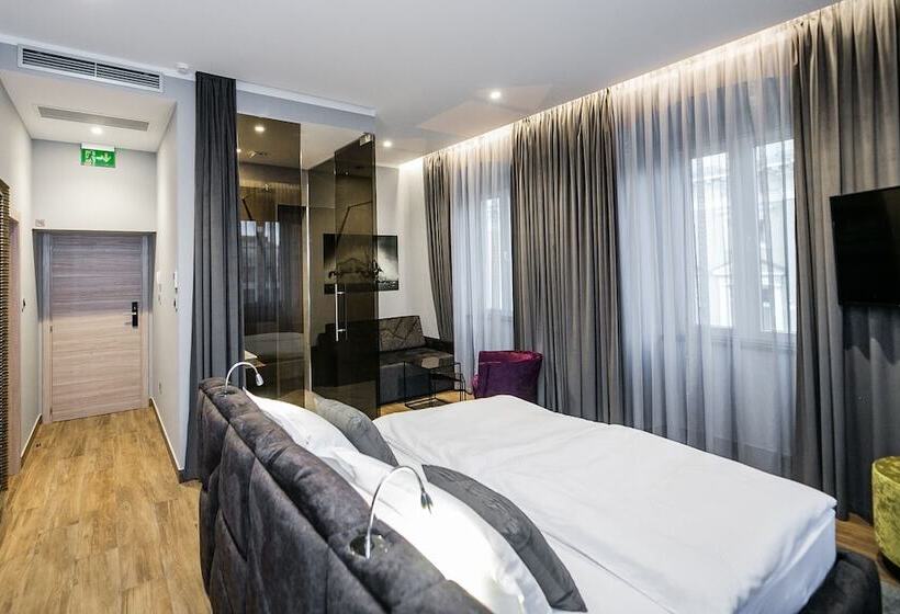 Escritório Deluxe, Teatro Suite & Rooms