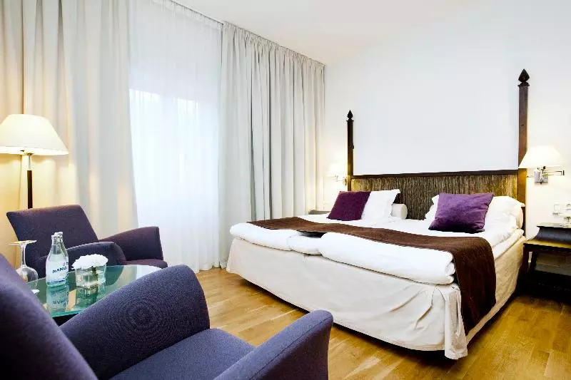 اتاق لوکس, Elite Hotel Arcadia