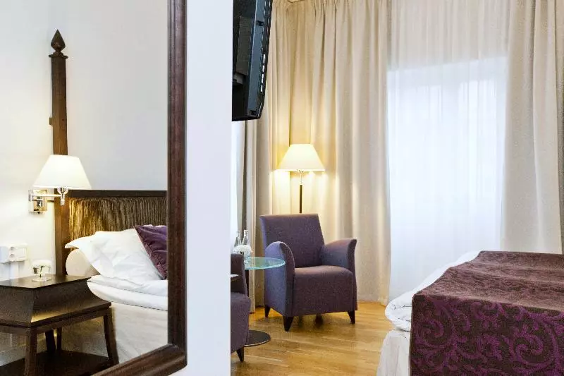 اتاق لوکس, Elite Hotel Arcadia