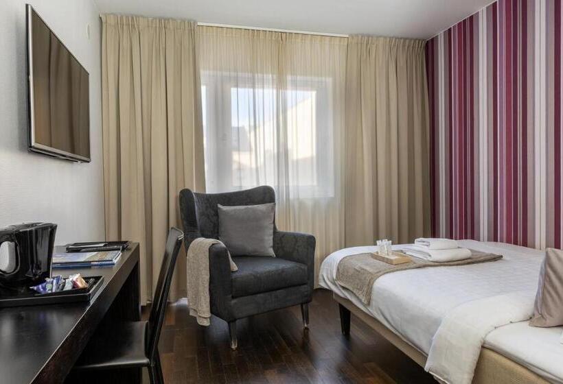 Номер Стандарт Индивидуальный, Comfort Hotel Sundsvall