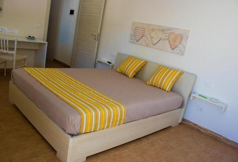 带花园景观的标准三人间, A Casa Di Coso B&b