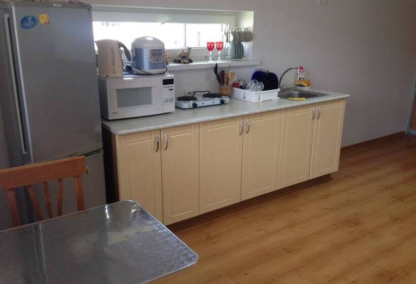 استودیوی استاندارد با تخت دوبل, Abrikos