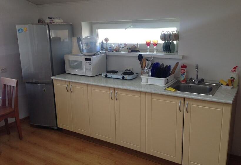 استودیوی استاندارد با تخت دوبل, Abrikos