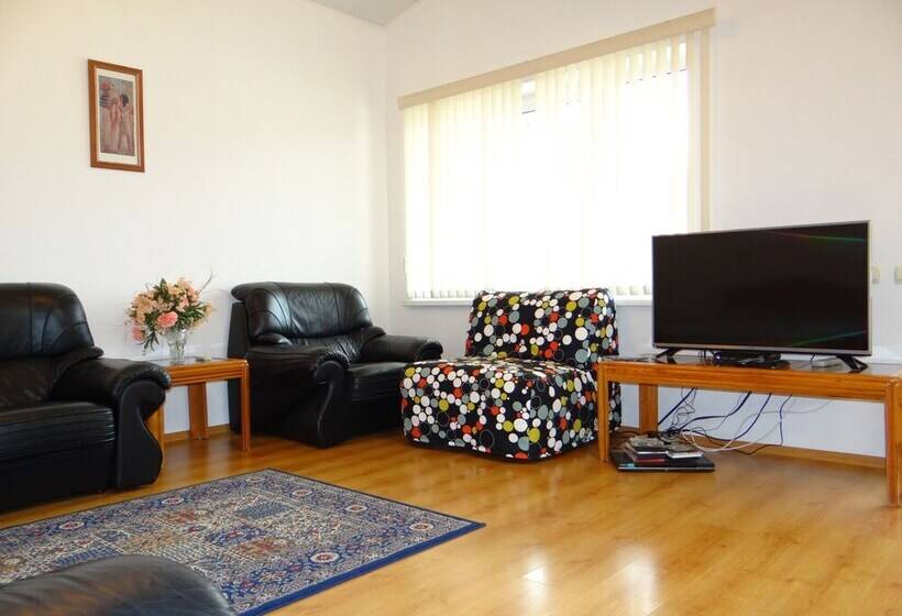 استودیوی استاندارد با تخت دوبل, Abrikos