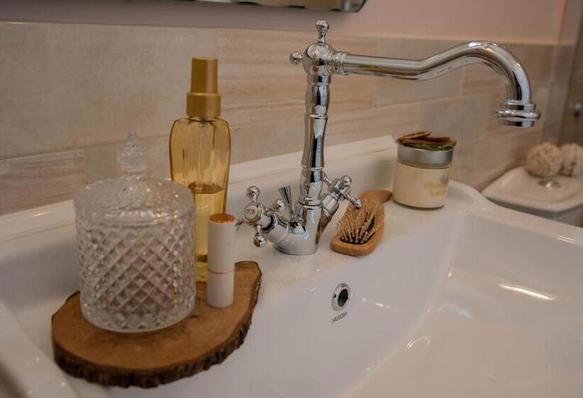 סוויטה, Kyria Boutique House