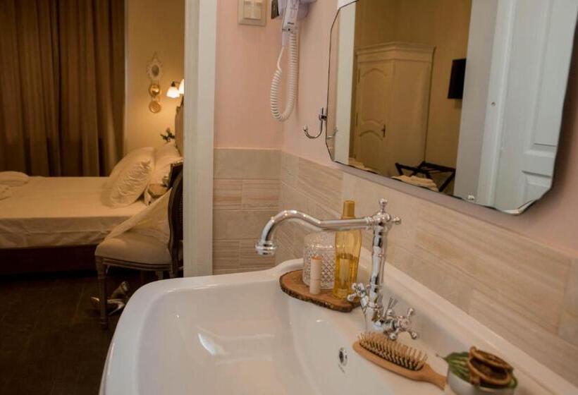 סוויטה, Kyria Boutique House