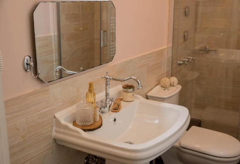 סוויטה, Kyria Boutique House