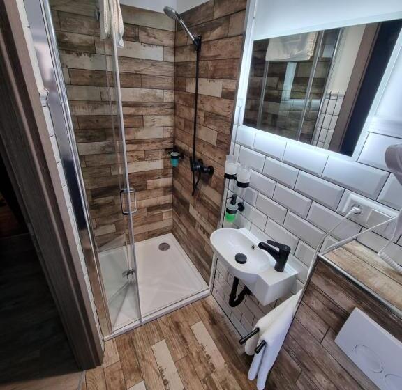 单人基本间, Zur Post