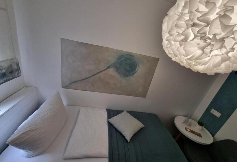 单人基本间, Zur Post