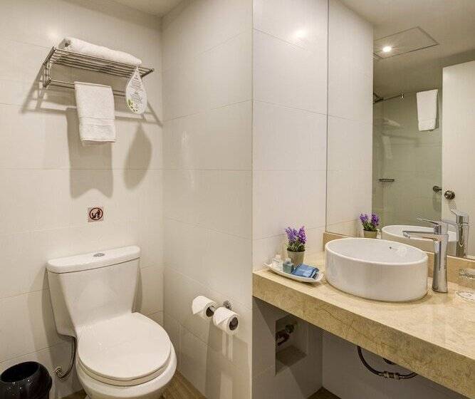 اتاق استاندارد سه نفره, Arawi Miraflores Express