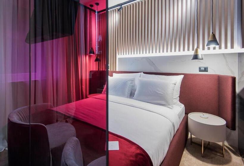 스탠다드 룸 킹사이즈 침대, Pod Zidom Rooms