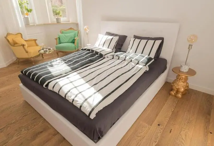 اتاق استاندارد با چشم‌انداز باغ, Kolorowe Pola Boutique B&b
