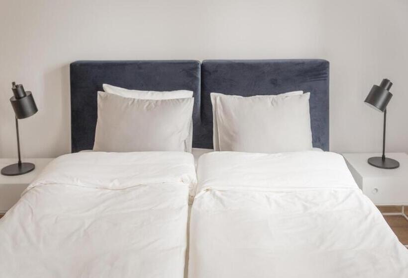 Deluxe Rum, Kolorowe Pola Boutique B&b