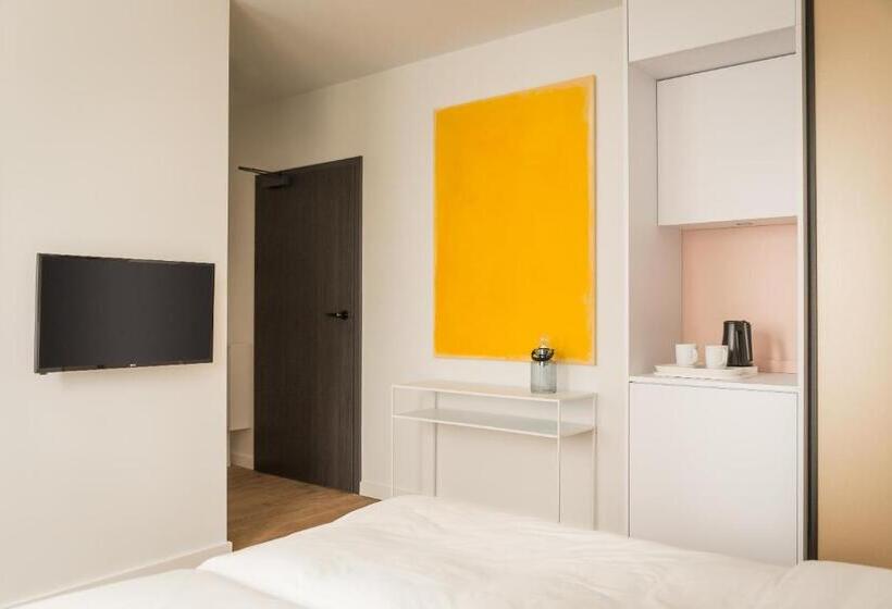 Deluxe Rum, Kolorowe Pola Boutique B&b