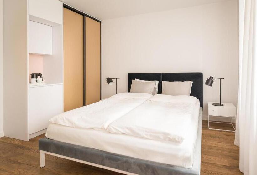 Deluxe Rum, Kolorowe Pola Boutique B&b