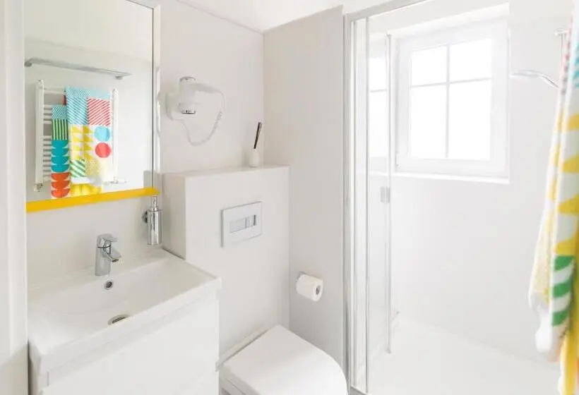 اتاق لوکس با چشم‌انداز دریا, Kolorowe Pola Boutique B&b