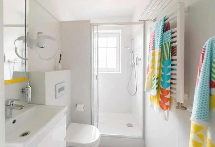 اتاق لوکس با چشم‌انداز دریا, Kolorowe Pola Boutique B&b