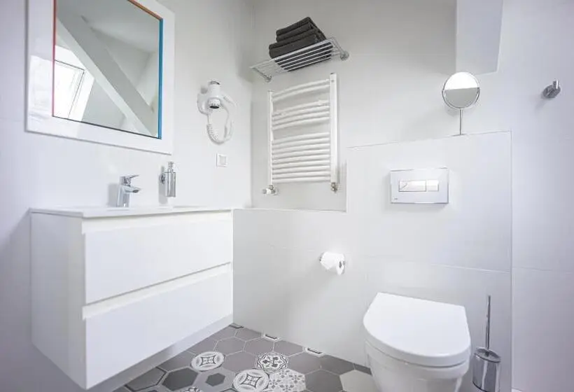 اتاق خانوادگی, Kolorowe Pola Boutique B&b