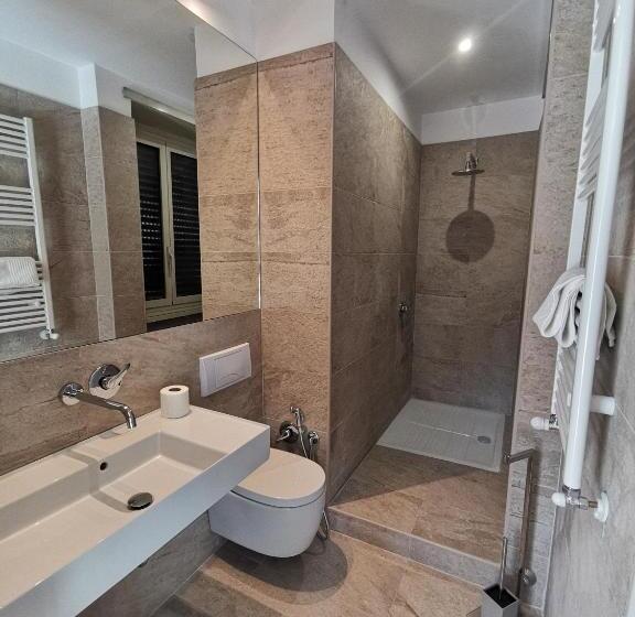 اتاق سوپریور با چشمانداز شهر, Maison Giulivia A San Pietro