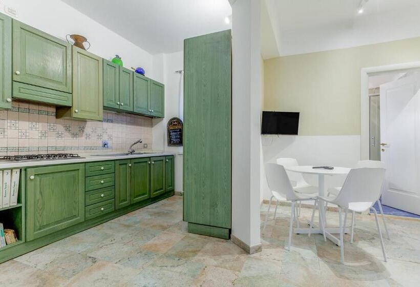 استودیوی سوپریور, Maison Giulivia A San Pietro