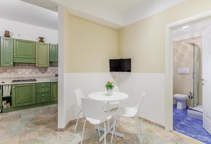 استودیوی سوپریور, Maison Giulivia A San Pietro