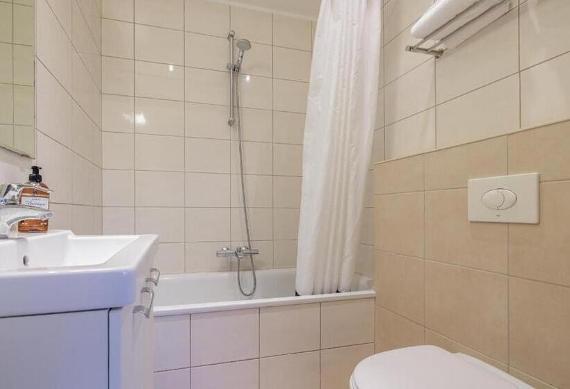 اتاق استاندارد, Snorri's Guesthouse