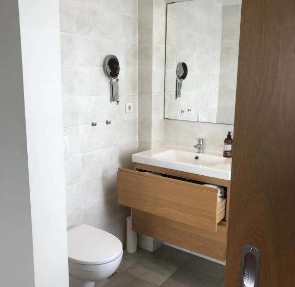 اتاق لوکس با بالکن, Snorri's Guesthouse