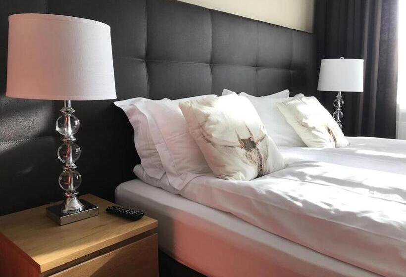 اتاق لوکس با بالکن, Snorri's Guesthouse