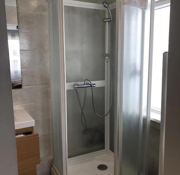 اتاق لوکس با بالکن, Snorri's Guesthouse
