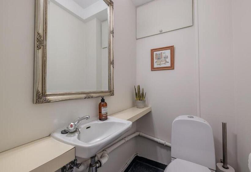 اتاق خانوادگی, Snorri's Guesthouse