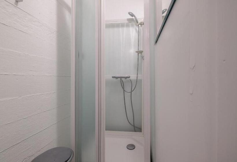 اتاق خانوادگی, Snorri's Guesthouse