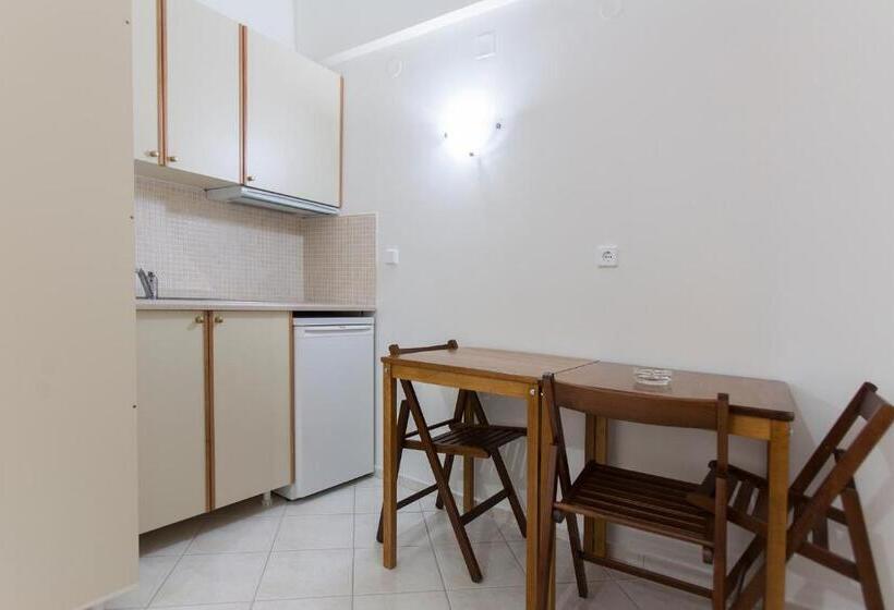 标准工作室, Xenion Ioannina