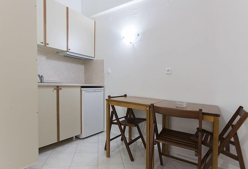 标准工作室, Xenion Ioannina