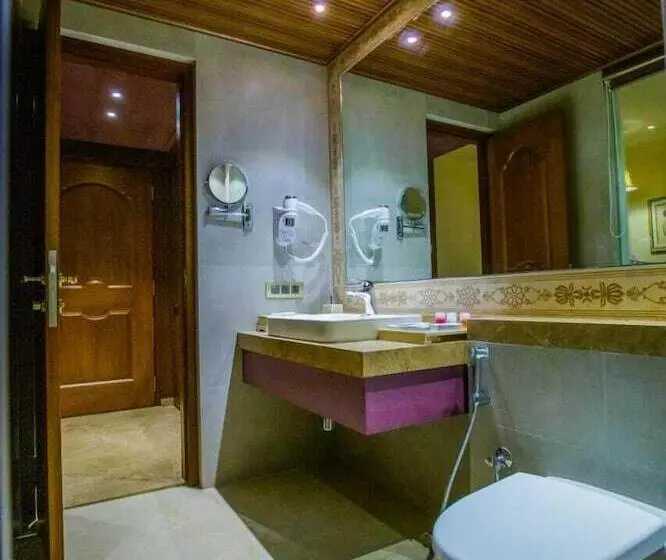 اتاق سوپریور یک تخته, Sai Palace Mangalore