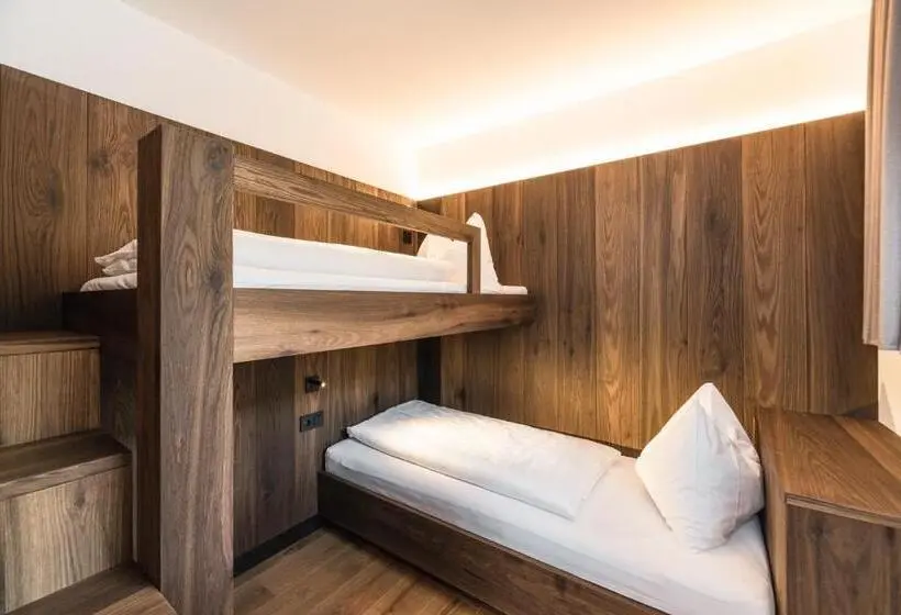 ファミリーステューディオ, Boutique Hotel Planlim