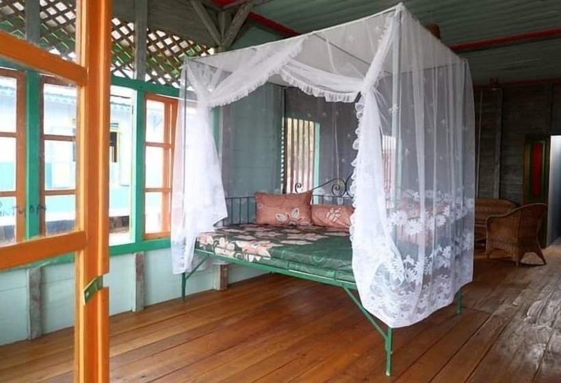 חדר דלוקס, Rock And Wreck Dive Resort