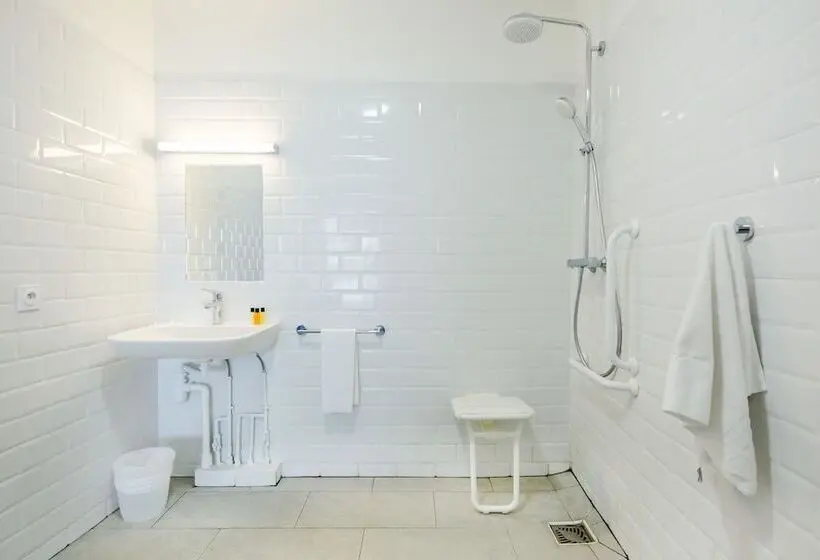 اتاق استاندارد برای معلولان, Hôtel Le Grand Bleu