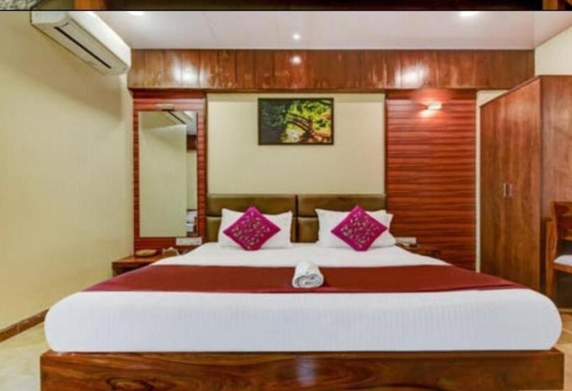 Quarto Deluxe, Shree Daan